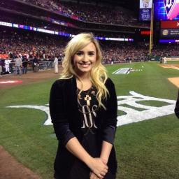 @ddlovato you make me glow.. ♫