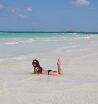 DriHernandez's profile picture. The weather is really fine up on cloud #9 :)