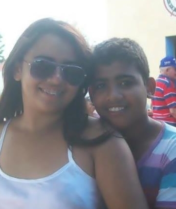 Quem ama extremamente, deixa de viver em si e vive no que ama.
