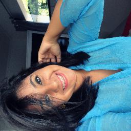 - Apaixonada pela vida, vestibulanda de med, sagitariana, 16 anos.