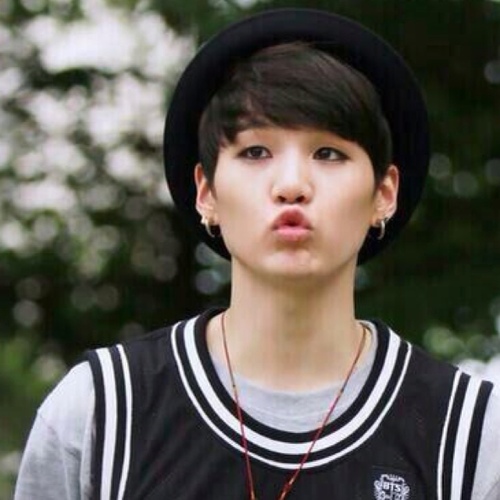 อันยอง ผมซูก้าจากวงBTSครับ อยากรู้ว่าผมจะหวานเหมือนชื่อไหม ลองฟอลมานะครับ!!^^