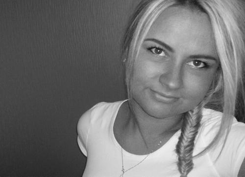 Elina2325's profile picture. 