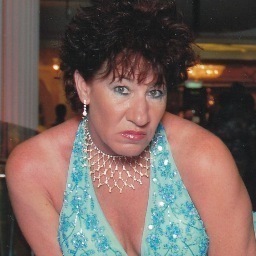 Business Owner, Loves to garden, Nature lover, and loves to Golf...