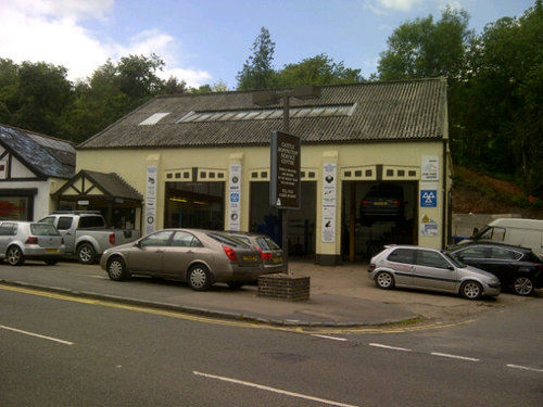 Castle Donington Service Centre Ltd 101 Bondgate Castle Donington Derby 01332 814040 for servicing, mots, repairs,welding, tyres, exhausts,aircon,diagnostics