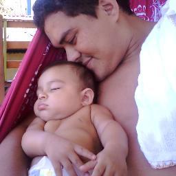 André Marques se define PAI CORUJA DE BEATRISSY LOUISE, amizade, felicidade e amor pela familia maravilhosa que tenho.