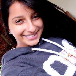 Mas nem sempre o sorriso qe trago, é a vida qe leevo (: