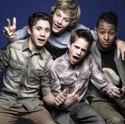 Hoi lieve Mainstreet ƒαηѕ!!♥follow us!! | Daan: @0547daan Rein: @reinduif Owen: @owenplayfair Nils:@NilsKaller Mainstreet: @tweetmainstreet | sinds 10-5-2013| ♥