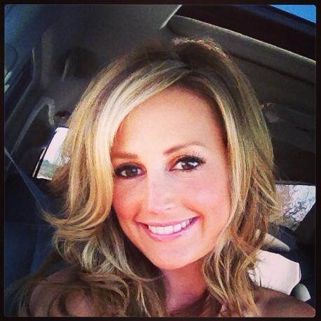 JulieMaue's profile picture. Just a little girl from the country trying to make it in the big city.