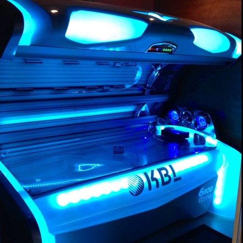 Connecticut's HOTTEST tanning salon. (203) 925-8261