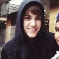 nikol_official's profile picture. Justin | Selena | miley :  My
 life.