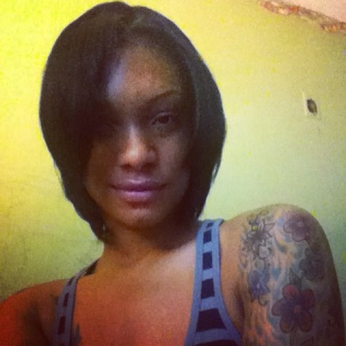 I hate bitches but I love mine. #RihannaNavy#JetsFools.