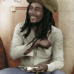 Passa a bola, Romário !!!   Legalize Ganja 4:20
