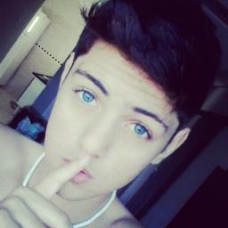 14 anos =]
Ask - http://t.co/wPxyEe9Jqe