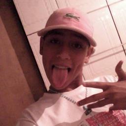 Me abraça, me beija, me ama, me valoriza♪♫ '