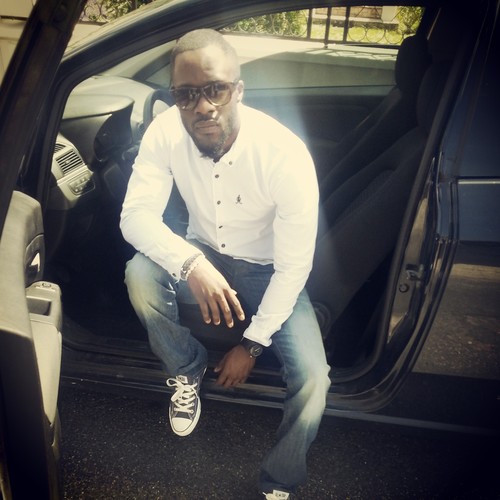 EffetChrist's profile picture. Empêche-moi de vivre mes rêves; je realiserai tes cauchemars. Crois Moi!!! Pin: 269B7C92 #TeamBBM#TeamCharisme#TeamMadefu#TeamPSG