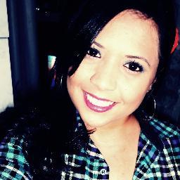 Não sei amar pela metade, não sei viver de mentiras, não sei voar com os pés no chão.
Sou sempre eu mesma, mas com certeza não serei a mesma pra SEMPRE!