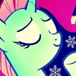 Snow_catcher's profile picture. Hi dear! I am Snowcatcher the one and only! My talent to catch snowflakes in winter which is fun if you ask me. (RP)