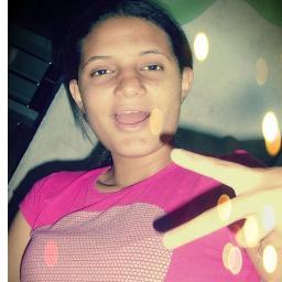 16 anos , amigos ♥ , familia , deus ♥ , e apaixonada pelo @njr92 ♥