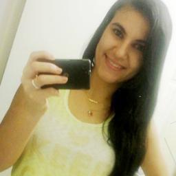 ზ e na maioria das vezes eu choro tanto, na esperança que a dor saia junto com as minhas lágrimas. ☮