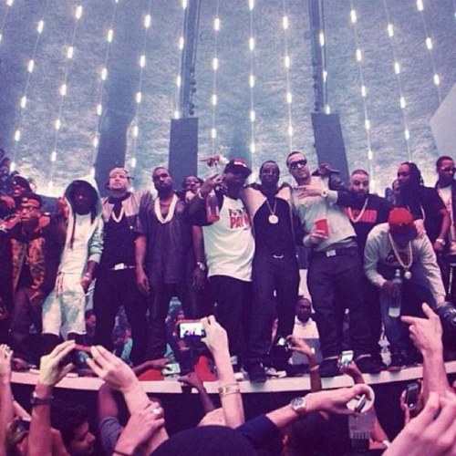 Newsoffamous_'s profile picture. Famous people news , wanna know something about your favorite famous person? Just ask . Donald Trump retweeted once!