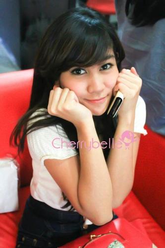 I'am Love Anisa Rahma......@Anisa_RahmAdi | 12 October 1990 |