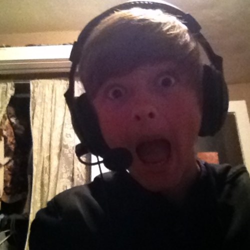 Im a 15 year old gamer whos passion is Call of Duty who plays it all the time. I love trickshotting @YT/uhAvoh