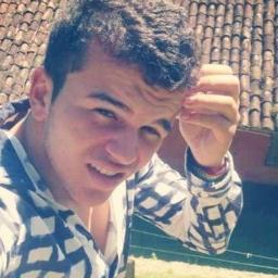 Sorria bonito e deixe os outros quererem descobrir qual é o segredo que faz você rir.