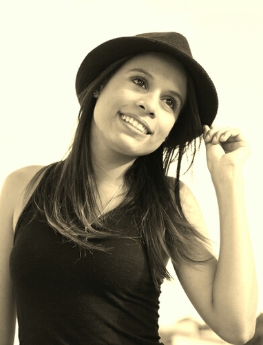 Teimosa ,impaciente,  dificil de entender... Prazer, EU!!