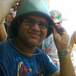 Matemático, Professor, Assessor Técnico, Tutor, Músico. Um cara tranquilo,  apaixonado por Jesus, pela minha família e por meus amigos.