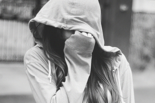 Soy adolescente. Tengo problemas y ocupo algun lugar donde sacarlos sin que me juzguen. Not here to please anybody.