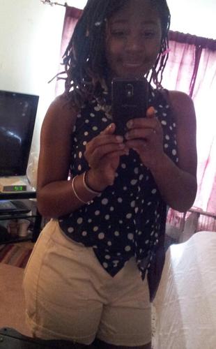 Notimefor__Bs's profile picture. I 'm Not a princess , I Don't Need Savings | I'm A Queen , I Got This Shit Handled .