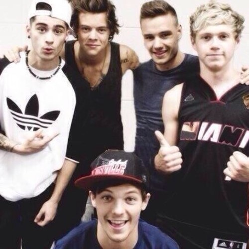 ALL FIVE BOYS WANT TO BEND U OVER A BARREL AND SHOW U THE FIFTY STATES U KNOW HOW IT GOES
