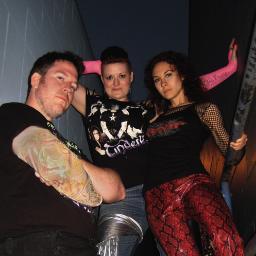 Join Rawhyde (gitboxer), Snaykeskynn (bass goddess) and Tygereyez (La Batera Vocalista) on this 80s rock odyssey!