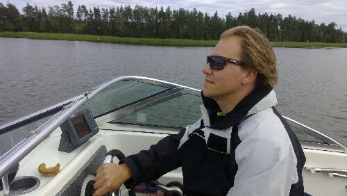 PekkaR1's profile picture. Cars, boats, wines and rock music...what else there is? Technology! All of it!