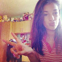 I love Justin♥
I'm a BELIEBER♥
He's my life :** :D