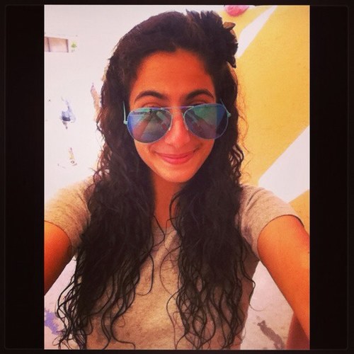 hi , follow me on twitter and i follow u back ; )
i'm all day on twitter in my iphon ^_^
a perfect bay for everyone ! :)))