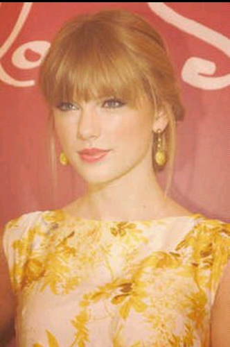 Love our flawless queen TAYLOR.BF:@SwiftieBeTaylor@TSwiftLoveUS @taysperf @SwiftiesIndo13_