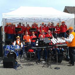 Sfeer- en gezelligheidskoor Anders dan normaal uit Genemuiden is een actief pretkoor met een indrukwekkend Nederlandstalig repertoire.