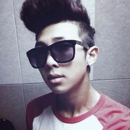 I'm Rap Monster both !!! ไม่ต้องมีคำบรรยาใดๆสักคำให้ลึกซึ้ง~ =_=