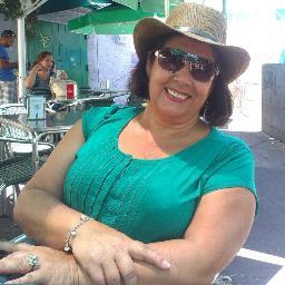 Profesora de corte y confección / Presidenta club de fans @xanyrecco