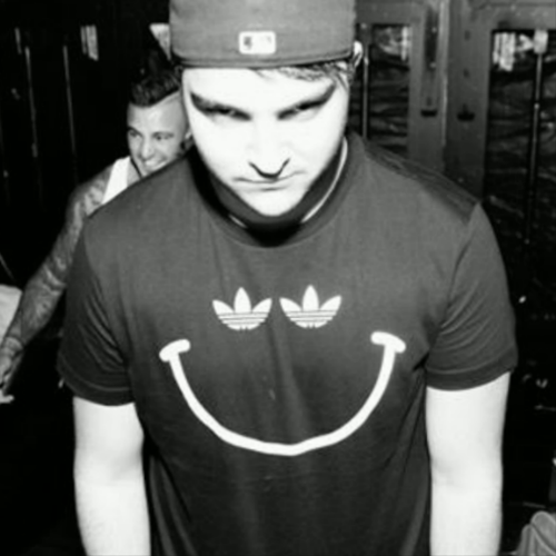 No bio just bombs
http://t.co/LuU9cV59NB
then hit me up on Facebook
http://t.co/qT079hfs5n