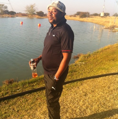 aphneym's profile picture. 