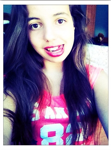 Hi my name is Maria, I'm 13, I'm Portuguese, I love chocolate, shopping, my friends, music...
Follow me please, I follow back, kiss!