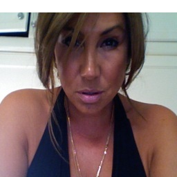 Makeup artist. Livin in NYC