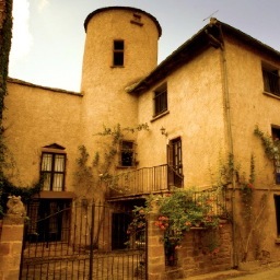 Château to rent in South West France. Two separate gîtes which can be rented together to accommodate 16 people.