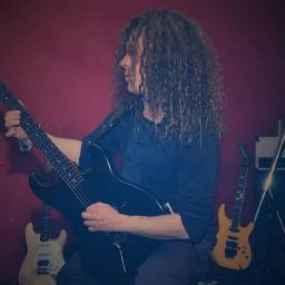 Músico - Guitarrista de Rock de la ciudad de La Plata - Argentina