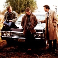 LOVE SUPERNATURAL ESPECIALLY THE OVERLORD HIMSELF MISHA COLLINS