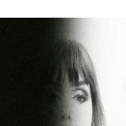 cahrolfaria's profile picture. She's mad but she's magic, there's no lie in her fire