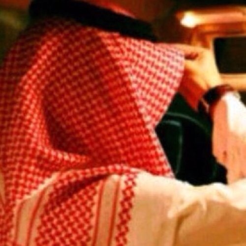 لي حرية التغريد ولكن حرية المتابعة ... اغرد عن العود والعطور عشقي الخاص .. مؤمن بأن القادم أجمل .. احب الوناسه ومتذوق للشعر والقهوة والكافي وبعض العشق العطري .