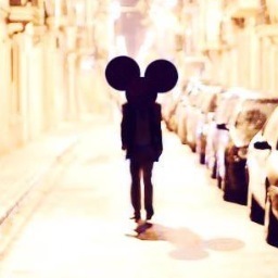 A lovestory inspired by famous edm artist Deadmau5